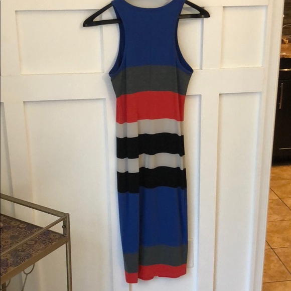 Express dress - Picture 3 of 3